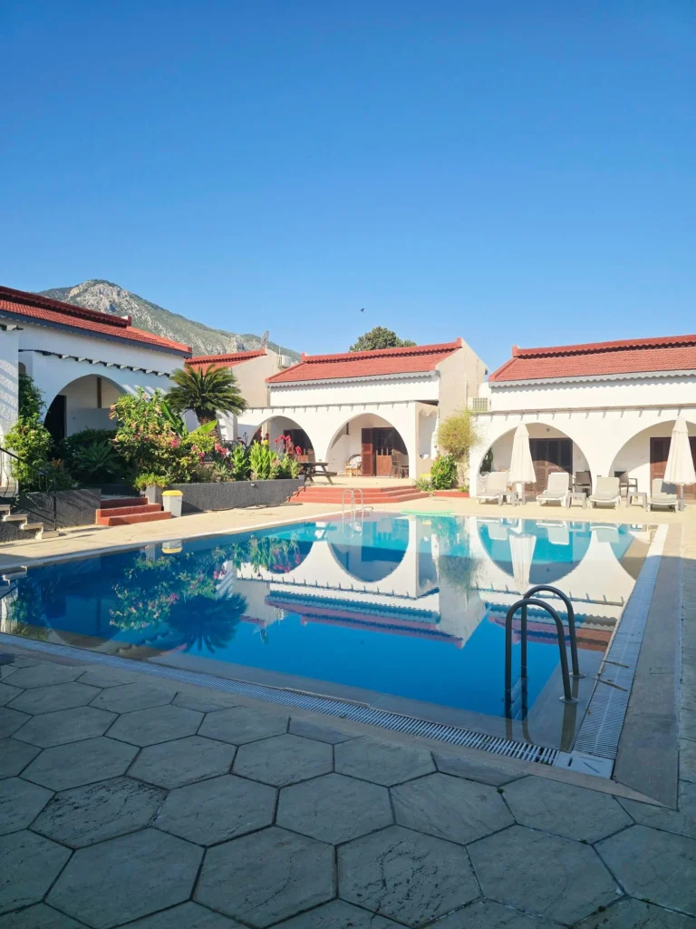 zypern-pool